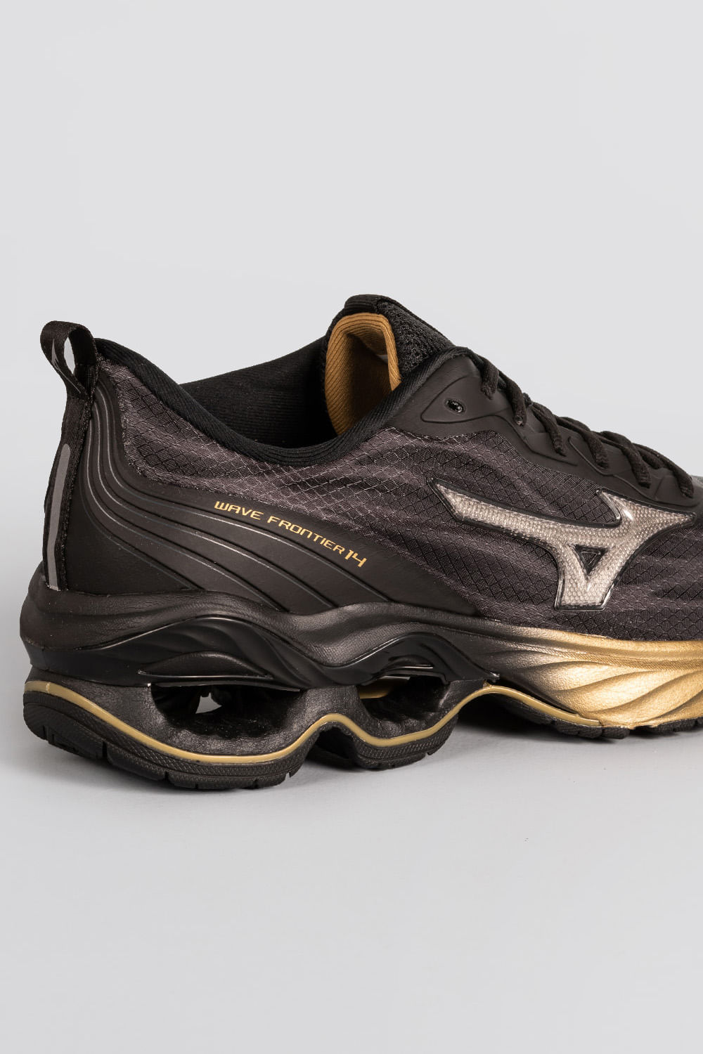 Mizuno wave best sale frontier 2