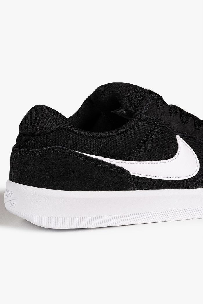 Nike sb best sale shoes womens white