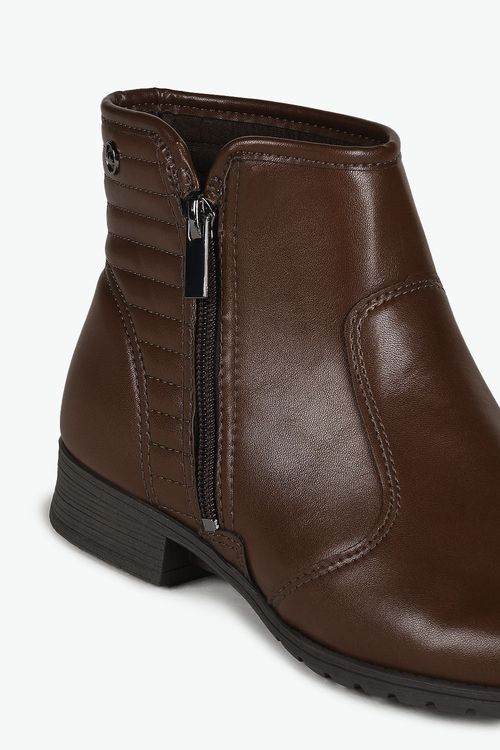 Bota Feminina Cano Curto Dakota Damaris
